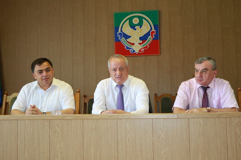 Рамазан Алиев провел семинар-совещание по реализации приоритетных проектов РД в Магарамкентском районе